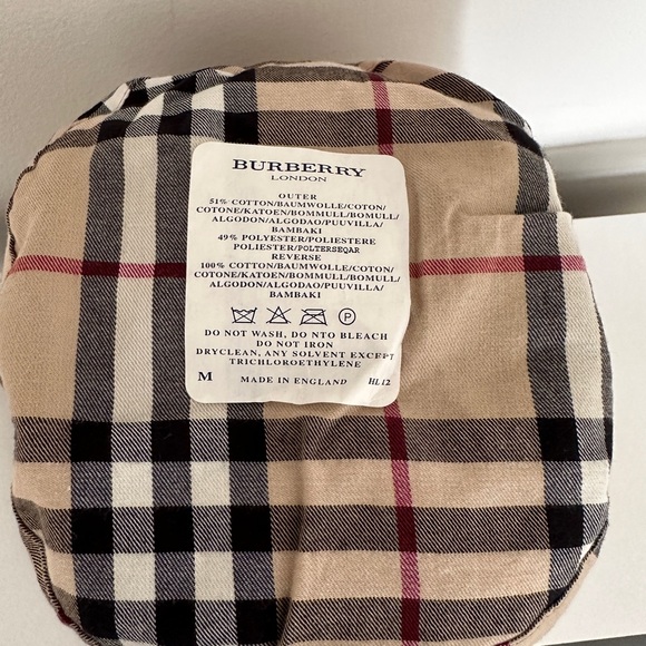 Burberry Reversible Black and Beige Bucket Hat Medium - Picture 3 of 6